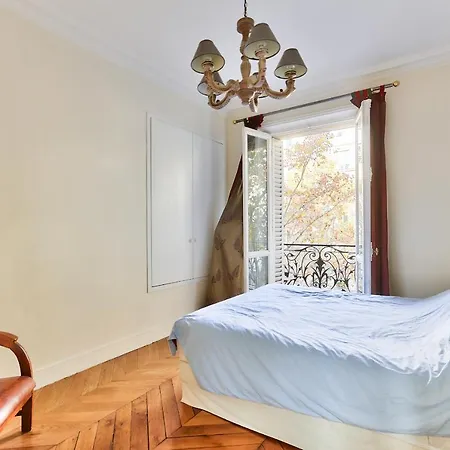 140m2 Proche Des Champs Elysées Parigi
