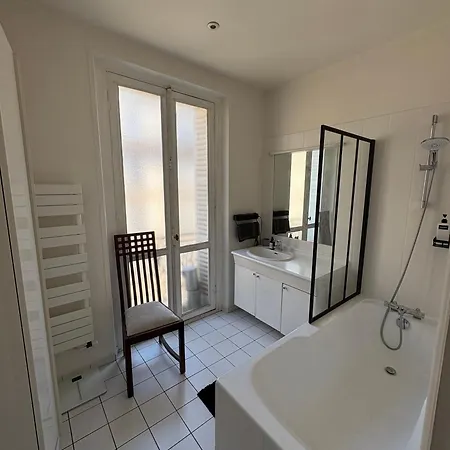 Appartamento 140m2 Proche Des Champs Elysées Parigi