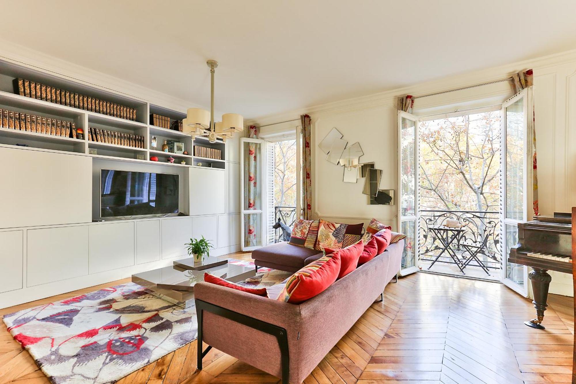140m2 Proche Des Champs Elysees Parigi
